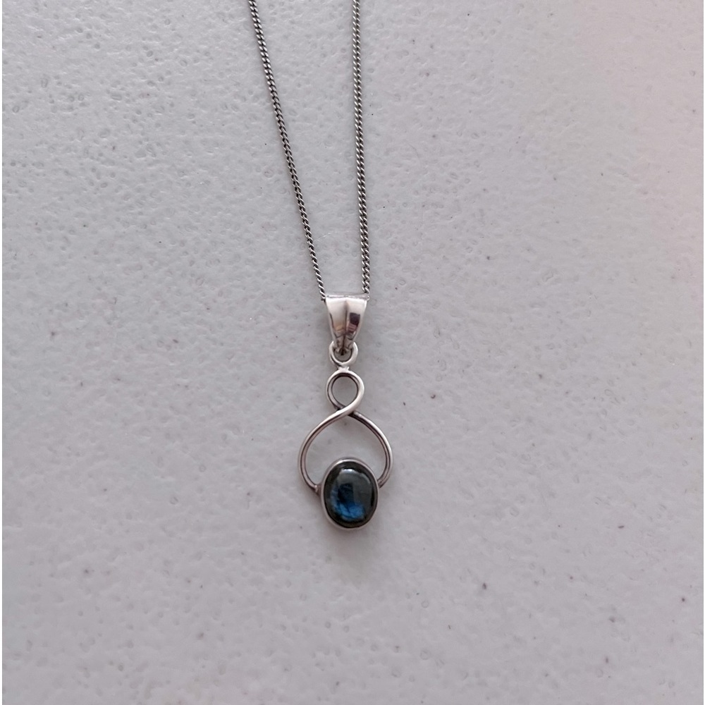 Sterling Silver pendant and chain with natural jade stone